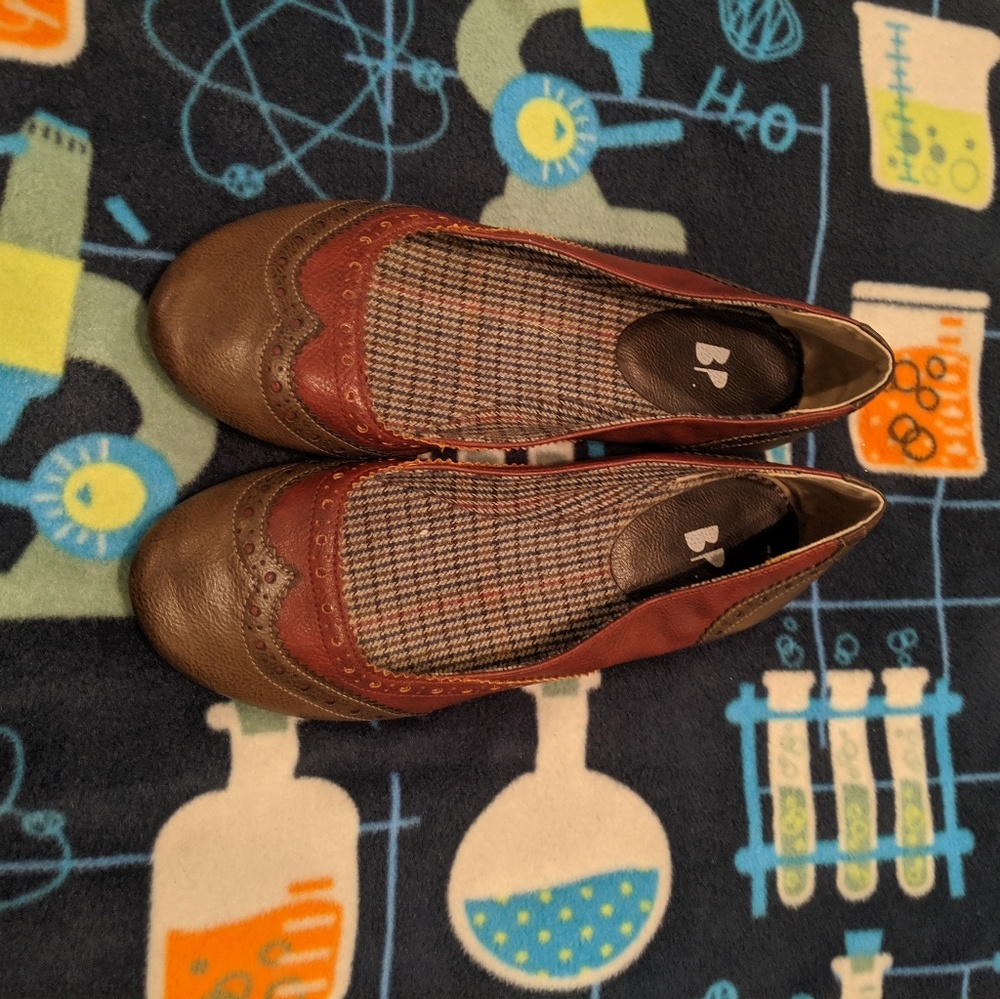 BP maroon and brown flats